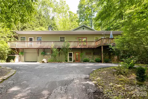75 Cougar Ln, Saluda, NC 28773
