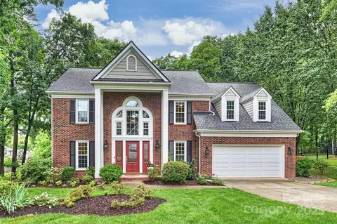 6722 Elmstone Dr, Charlotte, NC 28277