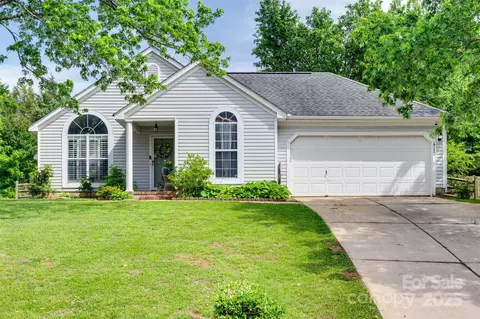 4712 Avalon Forest Ln, Charlotte, NC 28269