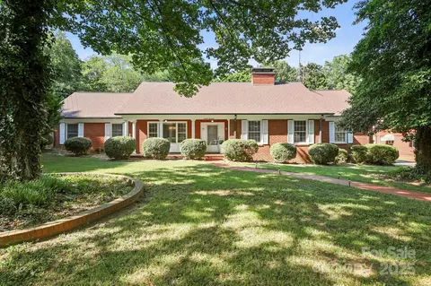 1614 Statesville Blvd, Salisbury, NC 28144