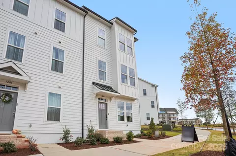 3233 Drift St, Charlotte, NC 28278