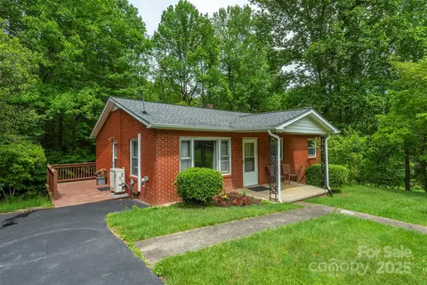 1788 Blue Rock Rd, Burnsville, NC 28714