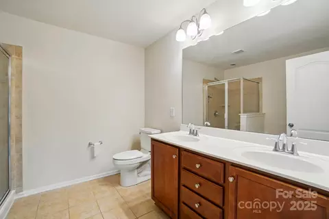 Bath - 8230 Viewpoint Ln, Cornelius, NC 28031 photo 1 of 2