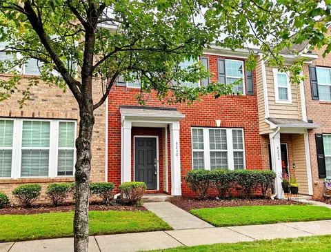 8230 Viewpoint Ln, Cornelius, NC 28031