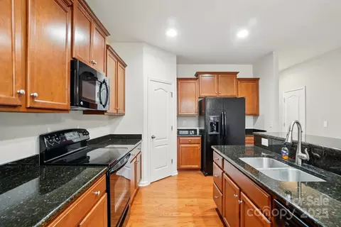 Kitchen - 8230 Viewpoint Ln, Cornelius, NC 28031 photo 1 of 1