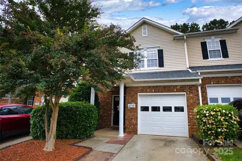 4728 Cottage Oaks Dr, Charlotte, NC 28269
