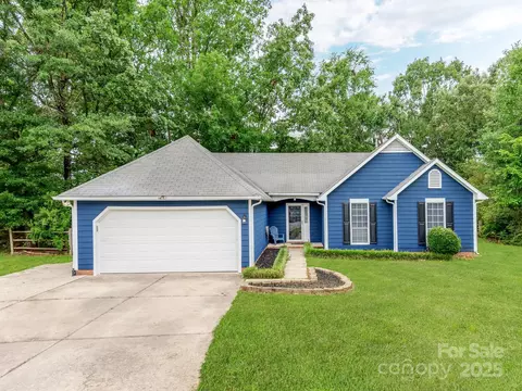 10736 Spruce Mountain Rd, Charlotte, NC 28214