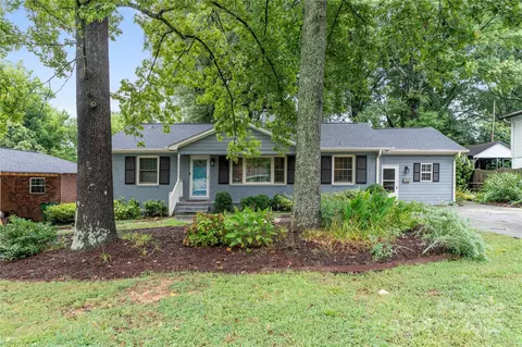 1740 Lansdale Dr, Charlotte, NC 28205