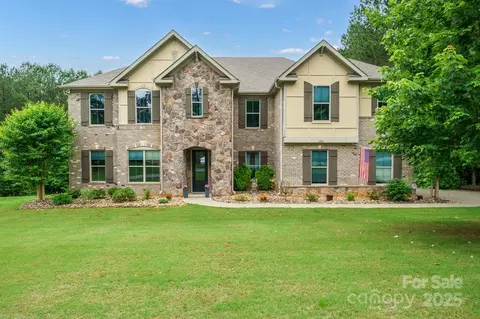 240 Bells Crossing Dr, Mooresville, NC 28117