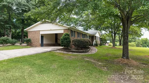 Exterior - 2618 Pineview Dr, Lancaster, SC 29720 photo 8 of 10