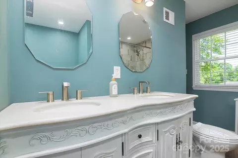 Bath - 2618 Pineview Dr, Lancaster, SC 29720 photo 2 of 5