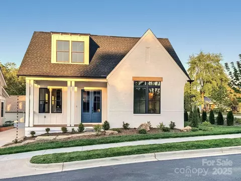10 Hidden Pond Ln, Brevard, NC 28712