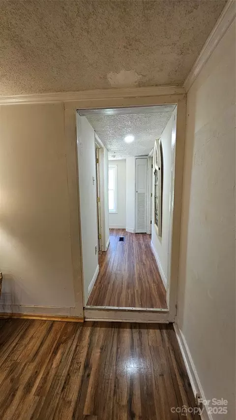 Entry Way - 140 Dalu Ln, Harmony, NC 28634 photo 1 of 1