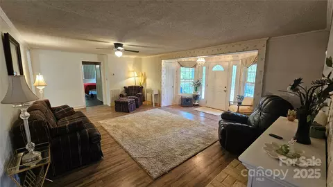 Living - 140 Dalu Ln, Harmony, NC 28634 photo 3 of 5