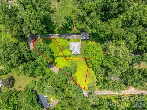 99999 W Skyland 3 Cir #3, Asheville, NC 28804