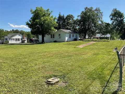 2138 SW Haven Cir, Lenoir, NC 28645