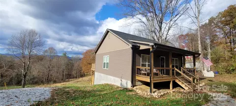 132 Connestee Rd, Brevard, NC 28712