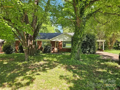 4520 Bradbury Dr, Charlotte, NC 28209