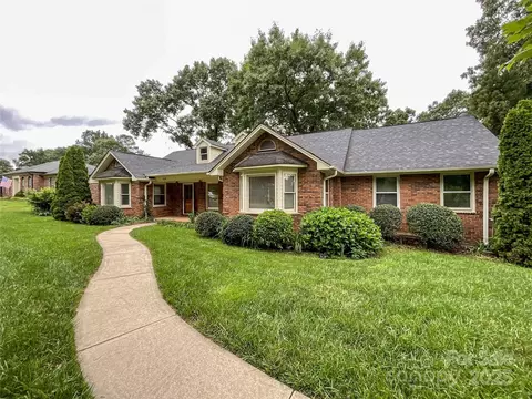 965 Hunting Ave, Lincolnton, NC 28092