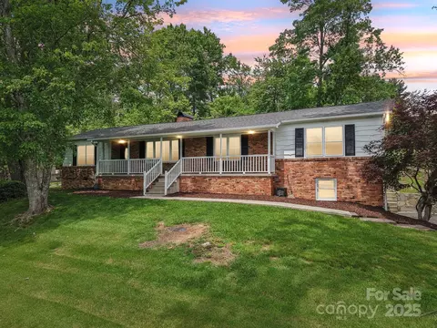 68 Broyles Rd, Hendersonville, NC 28791