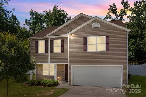 2021 Tarzi Ln, Charlotte, NC 28215