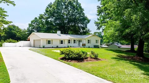 201 Forest Rd, Taylorsville, NC 28681