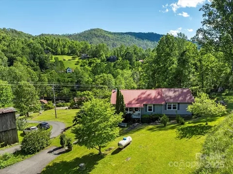 1786 Fork Mountain Rd, Bakersville, NC 28705