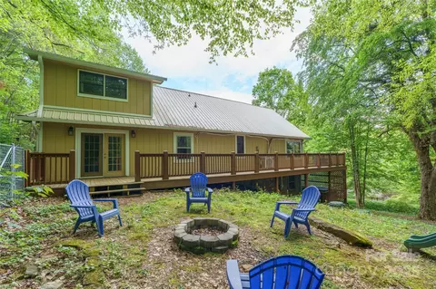 307 Nottingham Rd, Maggie Valley, NC 28751