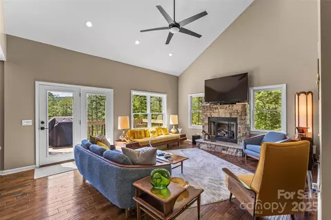 Living - 2508 Wolf Pit Rd, Morganton, NC 28655 photo 2 of 8