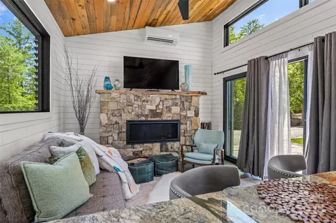 Living - 2508 Wolf Pit Rd, Morganton, NC 28655 photo 8 of 8