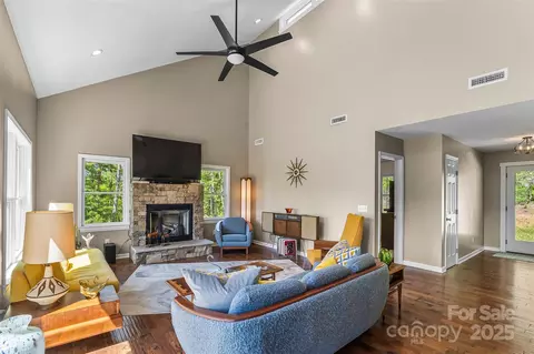 Living - 2508 Wolf Pit Rd, Morganton, NC 28655 photo 3 of 8