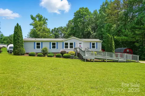 231 Valley View Dr, Clover, SC 29710