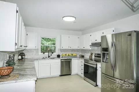 Kitchen - 196 Epping Rd, Clemmons, NC 27012 photo 3 of 5