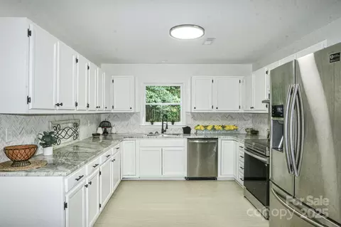 Kitchen - 196 Epping Rd, Clemmons, NC 27012 photo 2 of 5