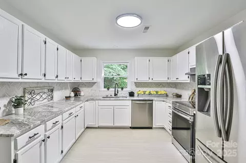 Kitchen - 196 Epping Rd, Clemmons, NC 27012 photo 4 of 5