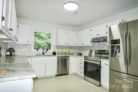 Kitchen - 196 Epping Rd, Clemmons, NC 27012 photo 1 of 5