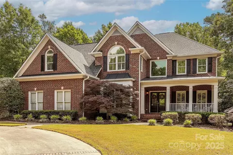 3318 Providence Hills Dr, Matthews, NC 28105