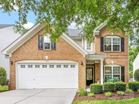 6619 Hermsley Rd, Charlotte, NC 28278