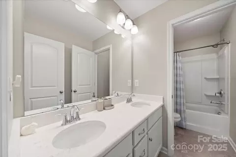 Bath - 15515 Laverack Ln, Davidson, NC 28036 photo 1 of 1