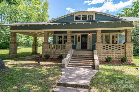 409 S Grove St, Lincolnton, NC 28092
