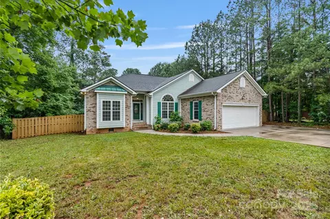 105 Stumpy Creek Rd, Mooresville, NC 28117