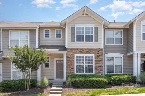 230 Dawn Mist Ln, Fort Mill, SC 29708 photo 2