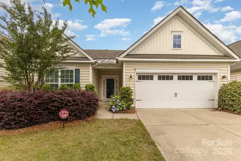 527 Livingston Dr, Lancaster, SC 29720
