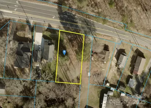 1207 Rainbow Dr, Kannapolis, NC 28081