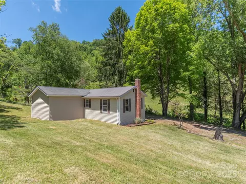 Exterior - 292 Cook Rd, Canton, NC 28716 photo 6 of 8