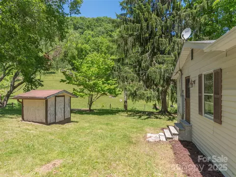 Exterior - 292 Cook Rd, Canton, NC 28716 photo 5 of 8