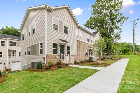 3924 Hager Dr, Charlotte, NC 28208