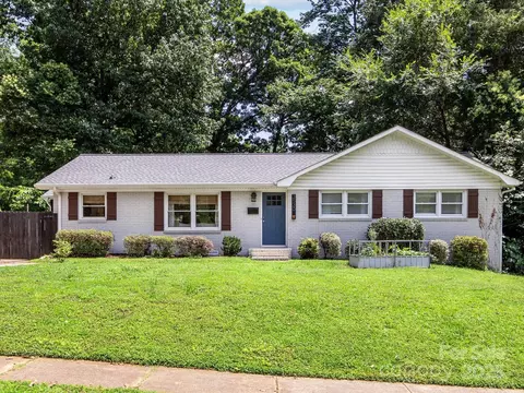 3530 Woodleaf Rd, Charlotte, NC 28205