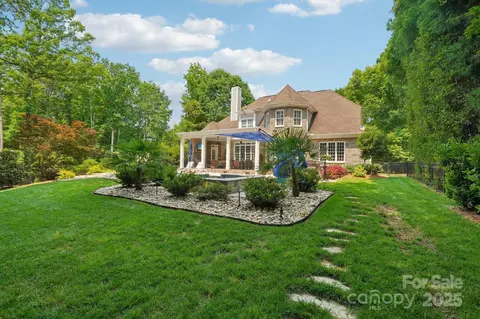 3327 Lakeside Dr, Charlotte, NC 28270