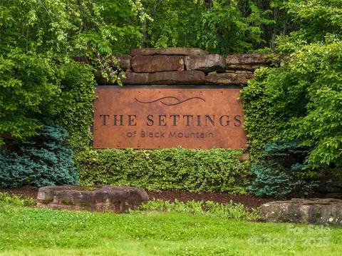 52 Settings Blvd, Black Mountain, NC 28711